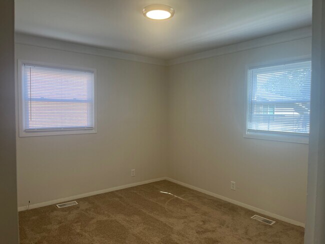 Building Photo - 47304 Jeffry