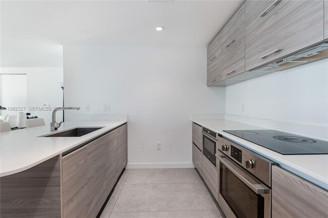 Building Photo - 1300 S Miami Ave