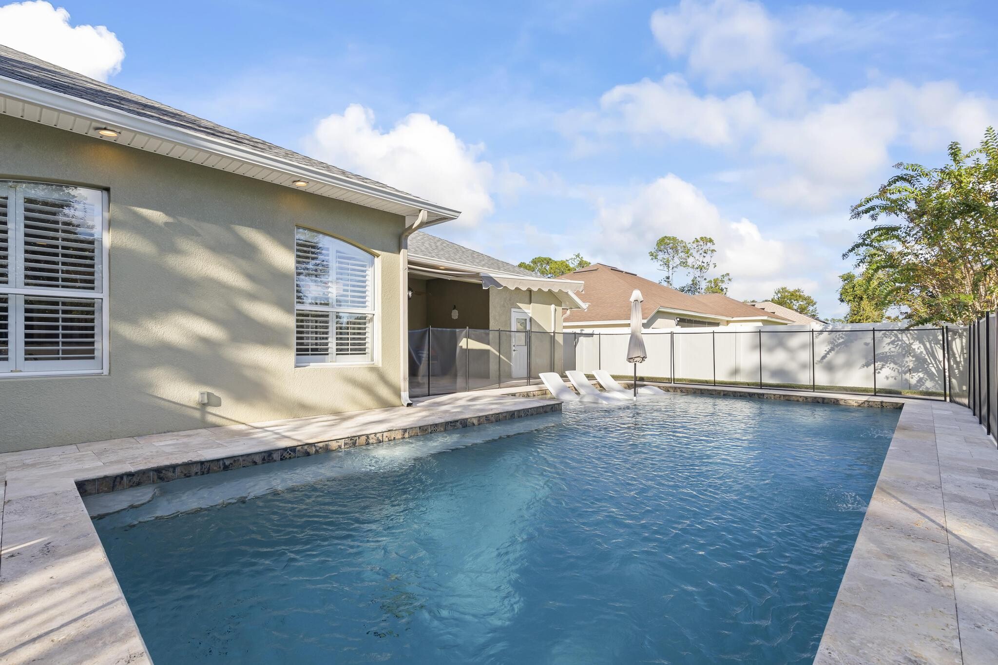 Building Photo - 7 Woodfield Dr