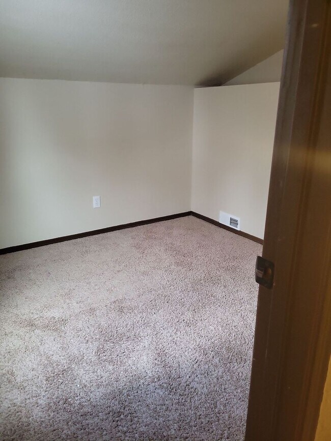 Building Photo - 236 Quincy St