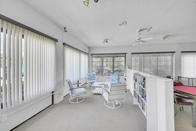 Building Photo - 7226 Golf Colony Ct