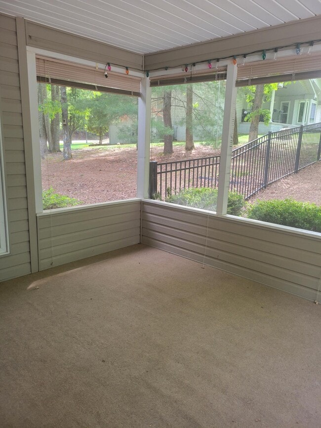 Building Photo - 11 Milnor Cir