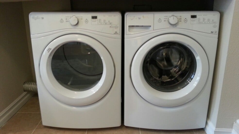 Building Photo - 7008 Dennison St