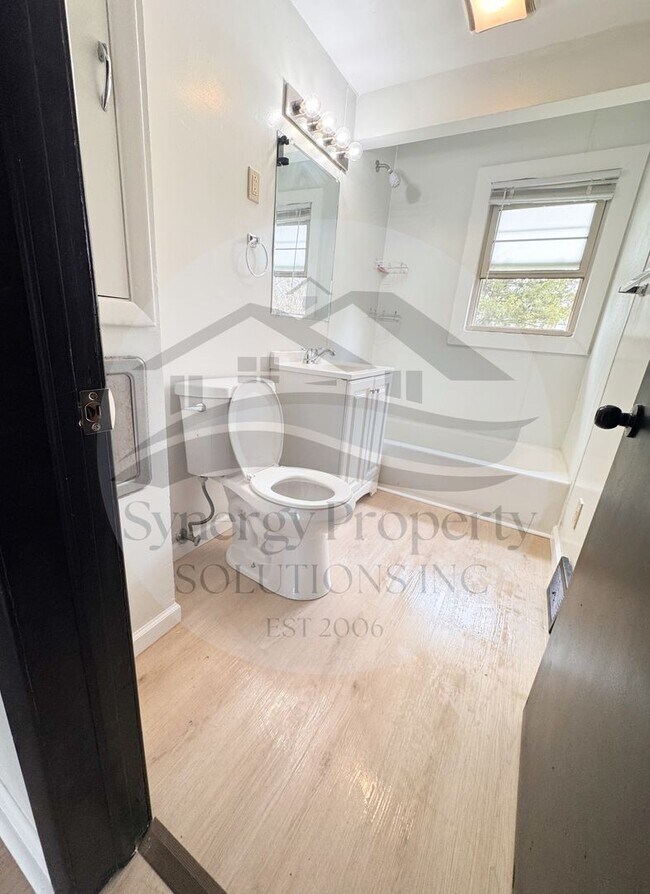 Building Photo - AVAILABLE 3/17/2026