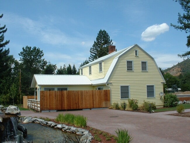 Building Photo - NEW LOWER PRICE. On the RIVER with Fishing...