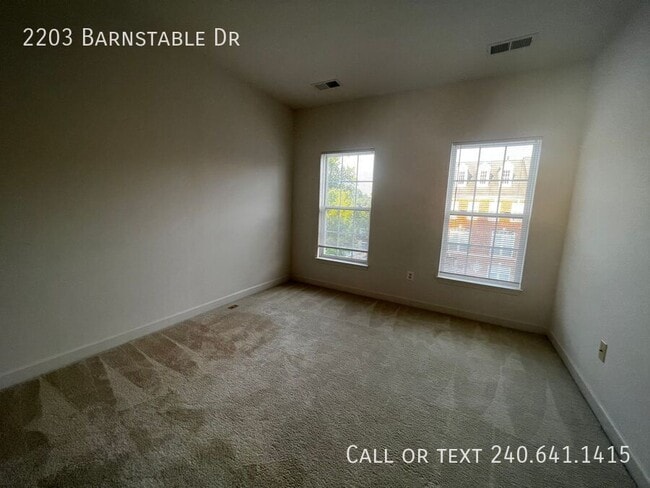 Building Photo - 2203 Barnstable Dr