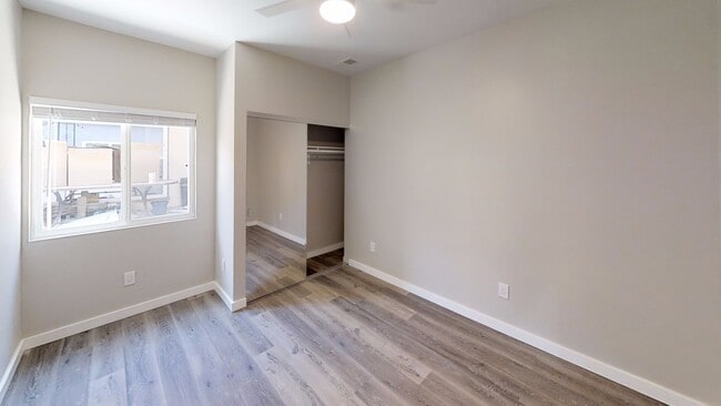 Building Photo - One Story 4BD/2BA w/ Private Yard!! (Lease...