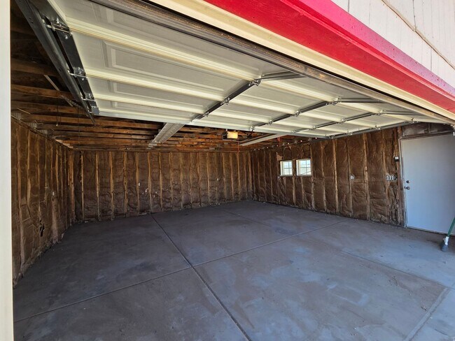 Building Photo - Queen Creek 3 bed / 2 bath on just under 5 Acres! No HOA!