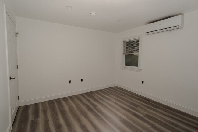 Building Photo - 11 Park St