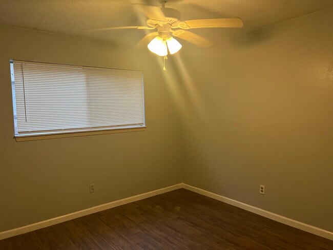 Building Photo - 6742 Indian Lake Dr