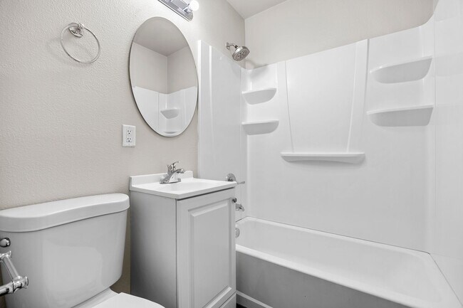 Building Photo - 2 Bedroom for Rent in Des Moines