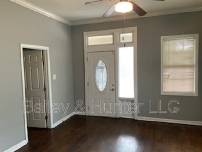 Building Photo - 486 E Ontario Ave SW