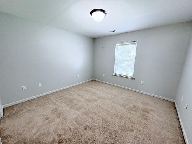 Building Photo - 112 Rose Ln