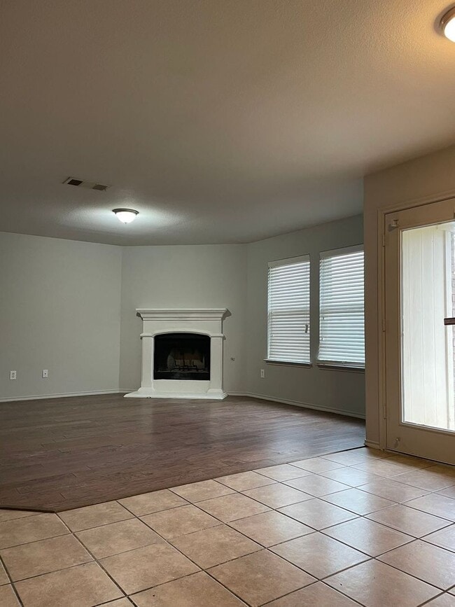 Building Photo - 3613 Dove Ln