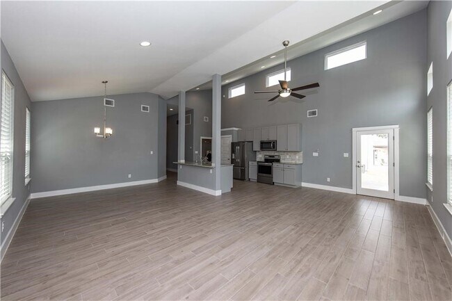Building Photo - 51 Champions Cir