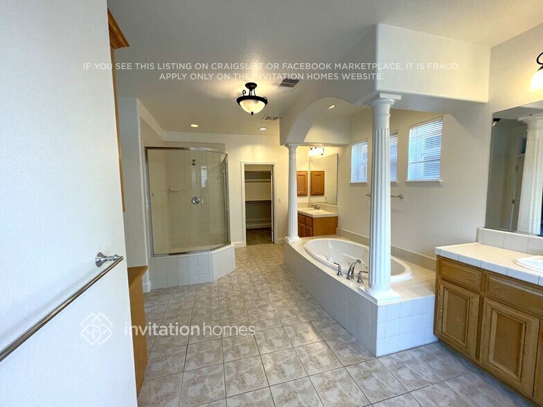 Building Photo - 9419 Berkshire Ln