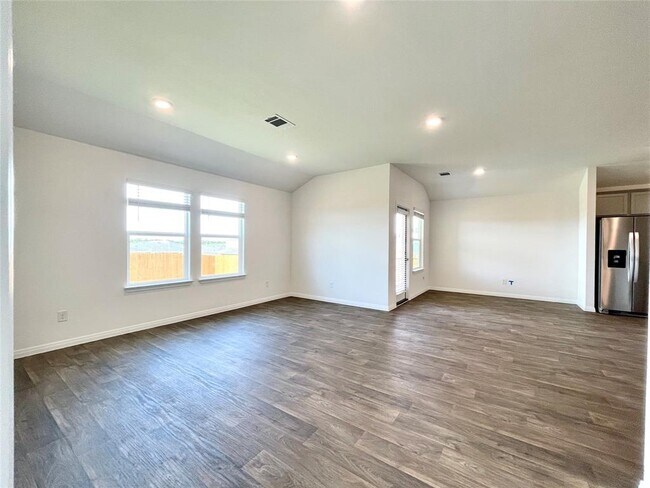 Building Photo - 590 Gladiola Lp