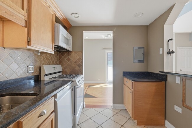 Building Photo - 1463 Mercury Dr