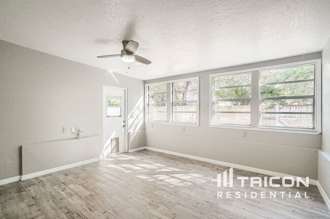 Building Photo - 7001 Onyx Dr N