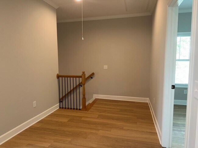 Building Photo - 16 Lakeview