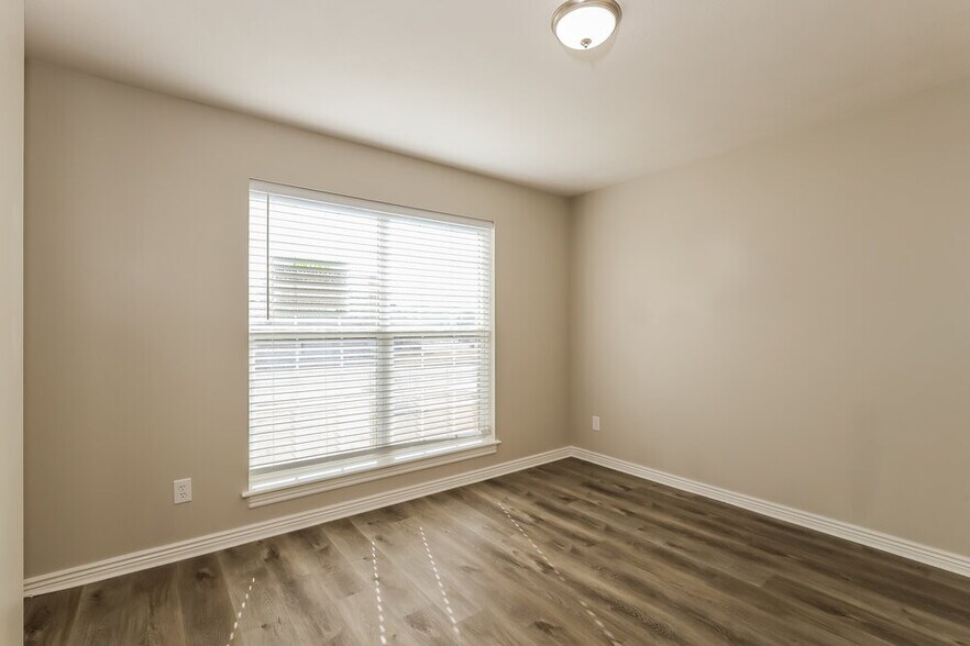 Building Photo - 4083 1100 W