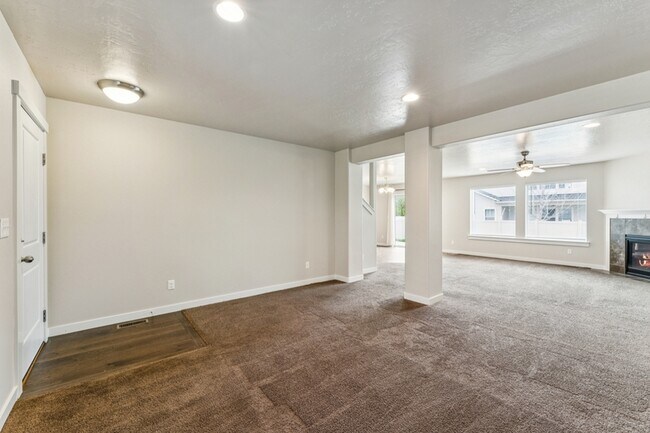 Building Photo - 2914 W Sunny Cove St