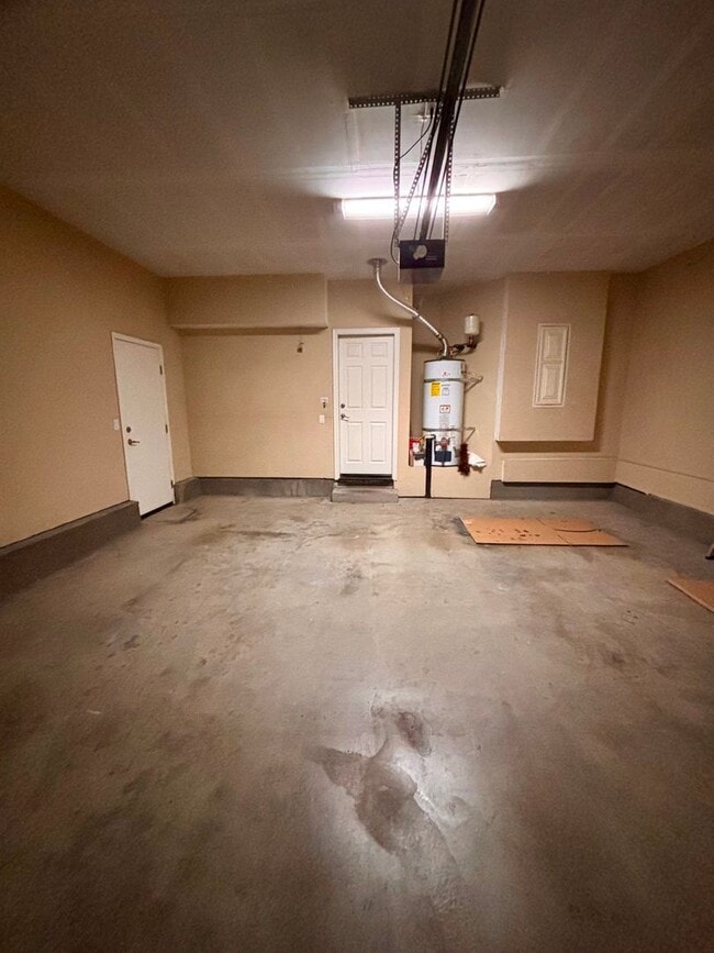 Building Photo - Beautiful Natomas 3/2.5 Home (Please Read Entire Marketing Ad for Viewings)