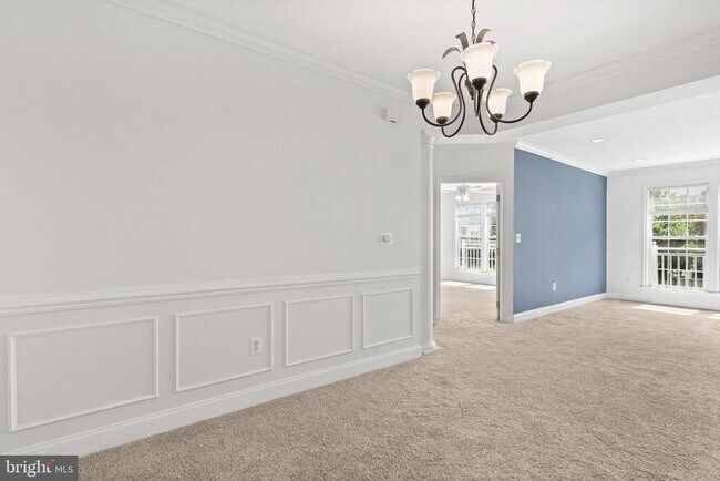 Building Photo - 1002 Elmcroft Blvd