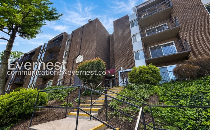 Building Photo - 75 S Reynolds St