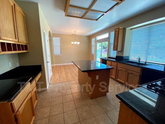 Building Photo - 8823 Ocean Breeze Ct