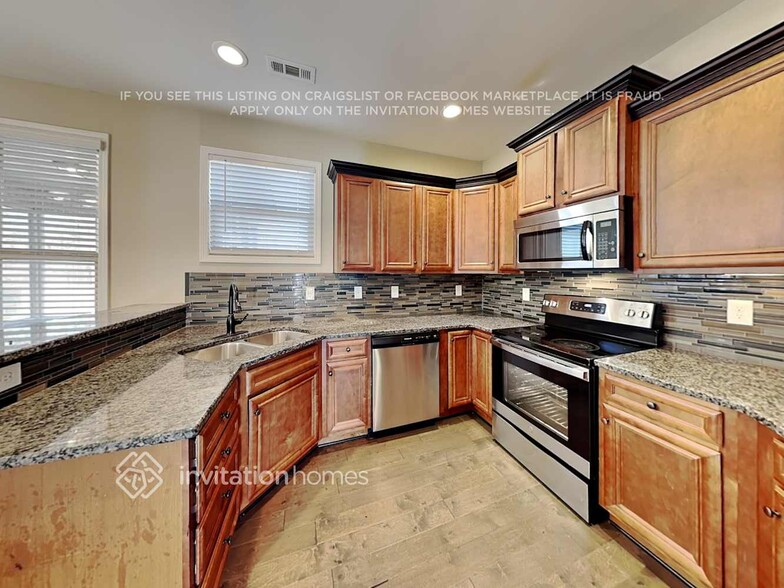 Building Photo - 1024 Buckeye Ln