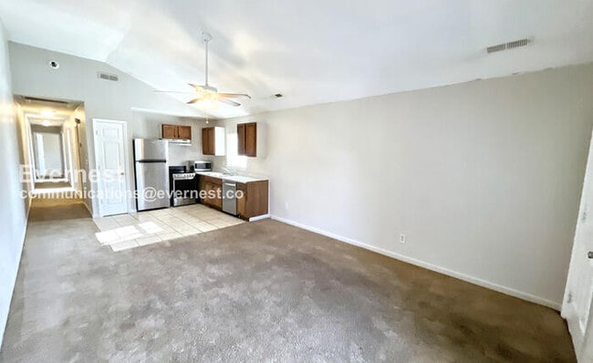 Building Photo - 2614 N Orchard Knob Ave