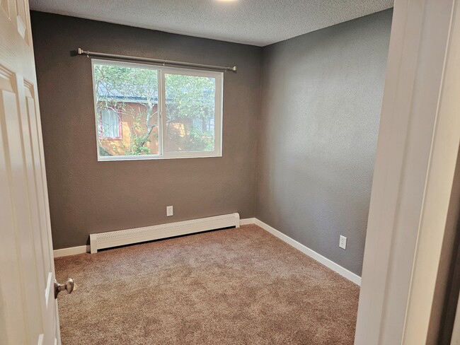 Building Photo - 534 N Bliss St