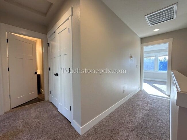 Building Photo - Modern Open Concept 3 Bedroom Home with Balcony and Attached Garage