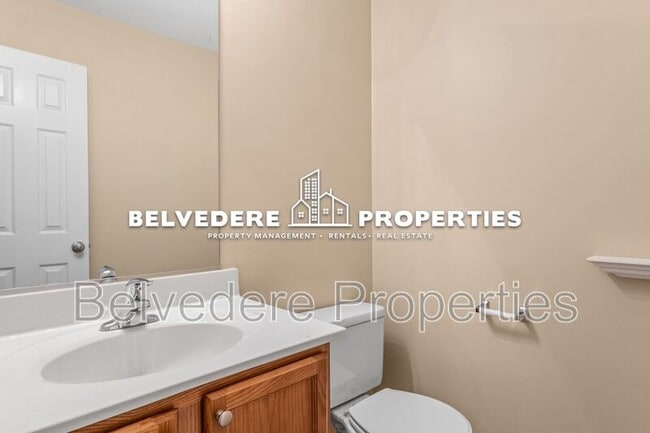 Building Photo - 39 Ackland Dr