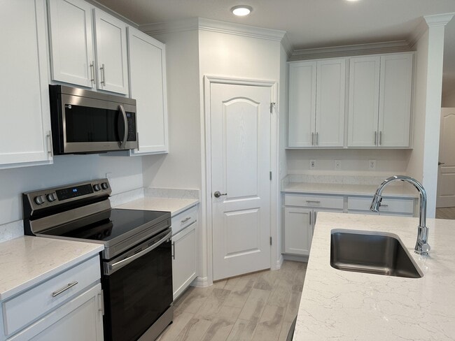 Building Photo - 10936 SW Vasari Way