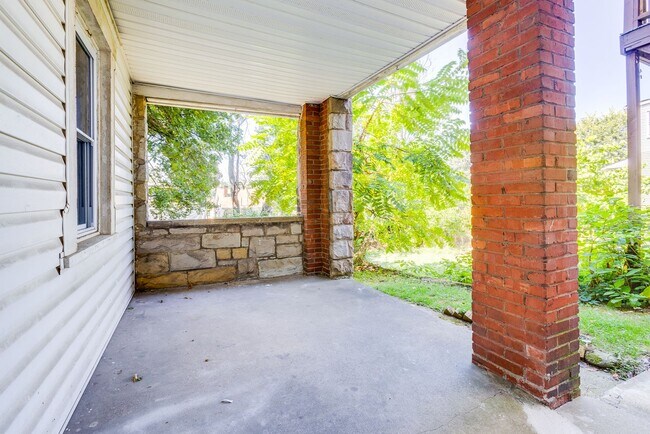 Building Photo - 316 Belonda St