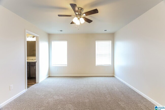 Building Photo - 281 Hillcrest Dr