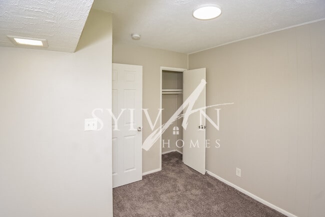 Building Photo - Enjoy living the good life in this 3 bedro...