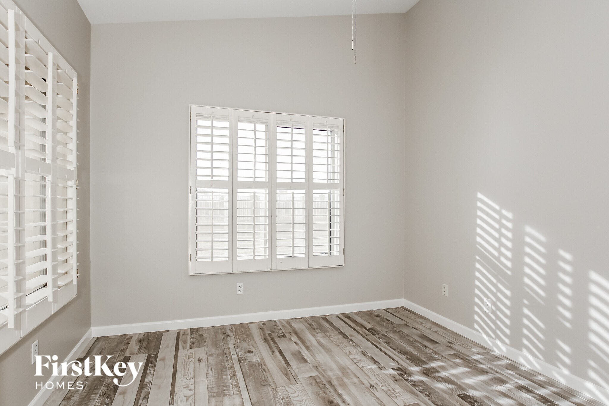 Building Photo - 11029 W Almeria Rd