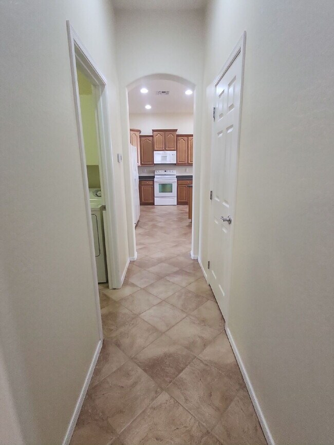 Building Photo - "Charming 3-Bed with 2 Full Baths and 2,162 Sq Ft of Comfort in Vistancia Village Peoria, AZ!"