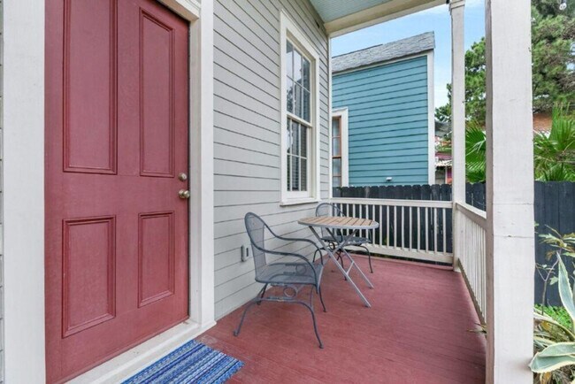 Building Photo - 1407 Baronne St