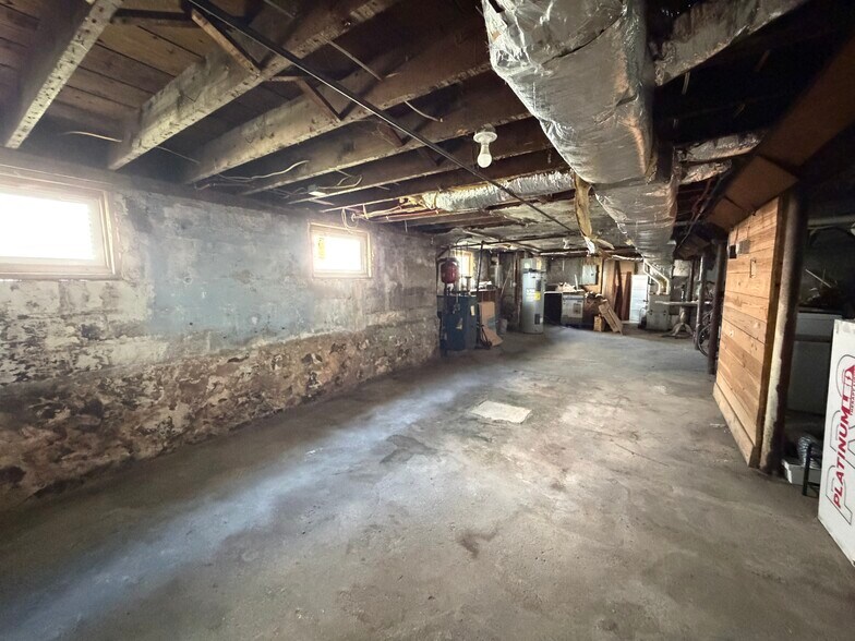 Building Photo - 38 Chipman St