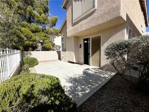 Building Photo - 2183 Polynesia Cir