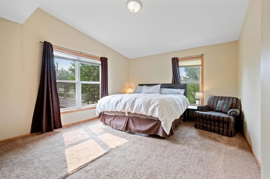 Building Photo - 1600 N Thomas Ave