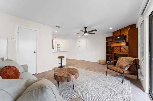 Building Photo - 12755 Mill Ridge Dr