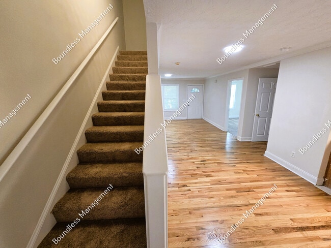 Building Photo - 1687 Thoms Dr NW