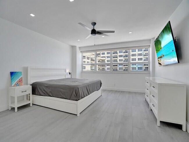 Building Photo - 3430 Galt Ocean Dr