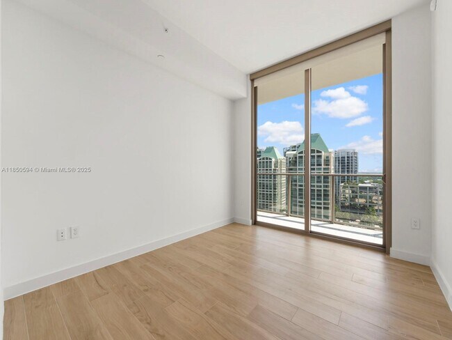 Building Photo - 2678 Tigertail Ave