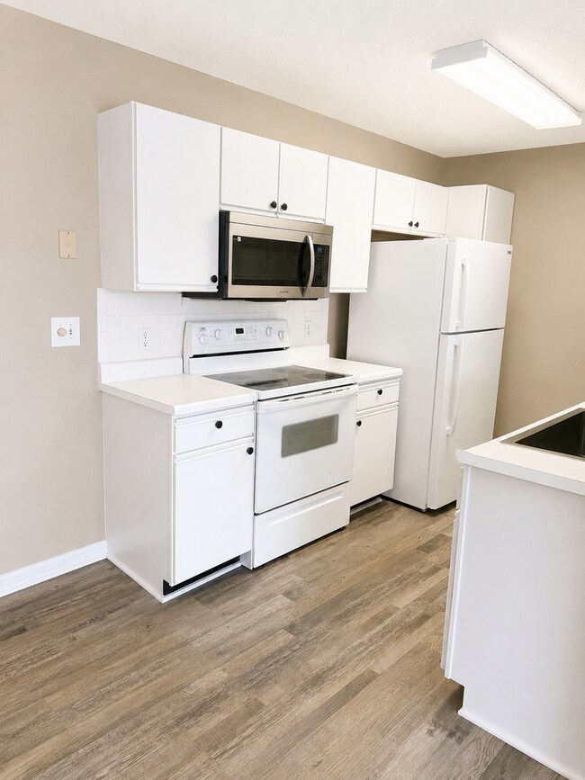 Building Photo - 2257 Huntingdon Dr